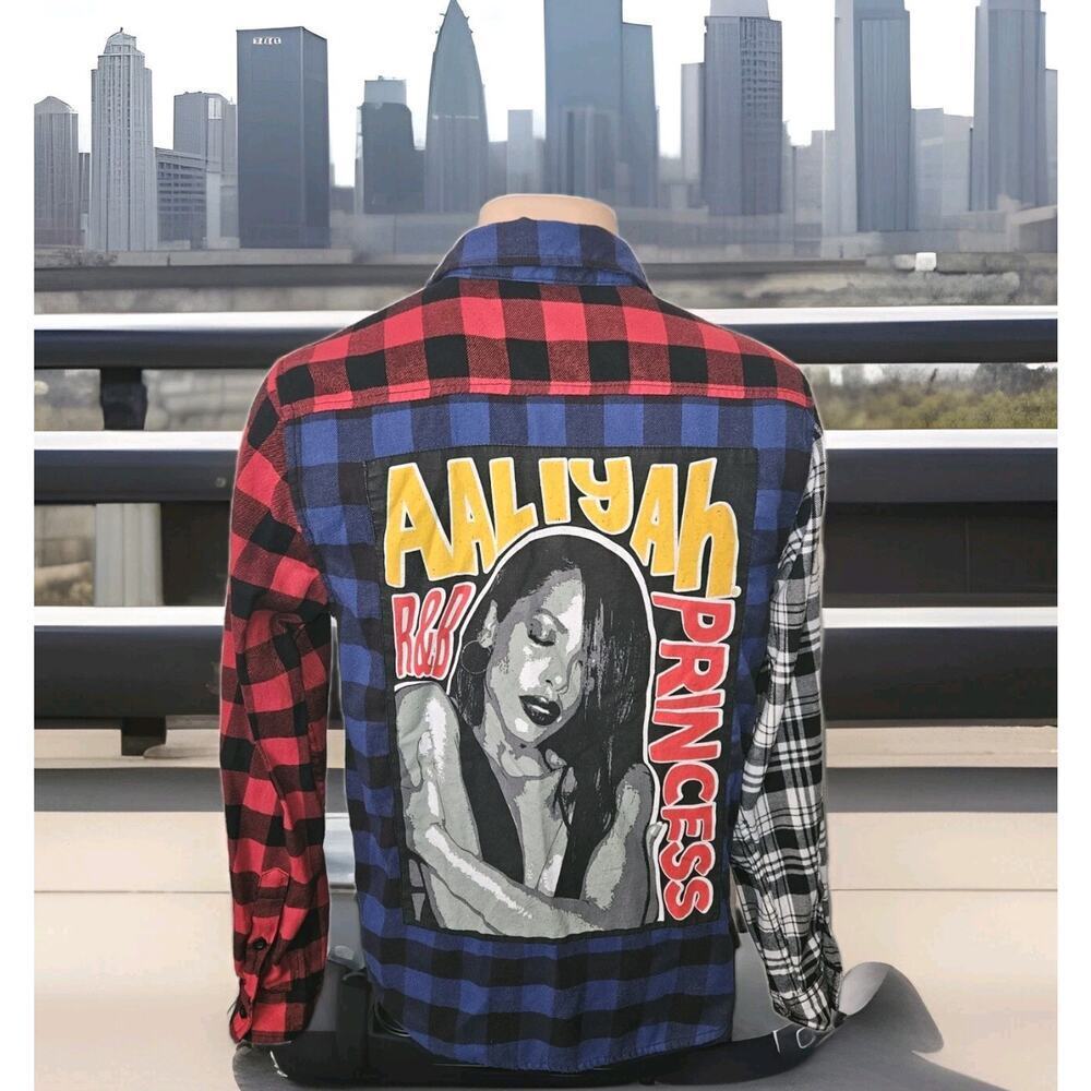 Official Aaliyah Plaid Button Up Long Sleeve Shirt Size Small RARE - Picture 2 of 10